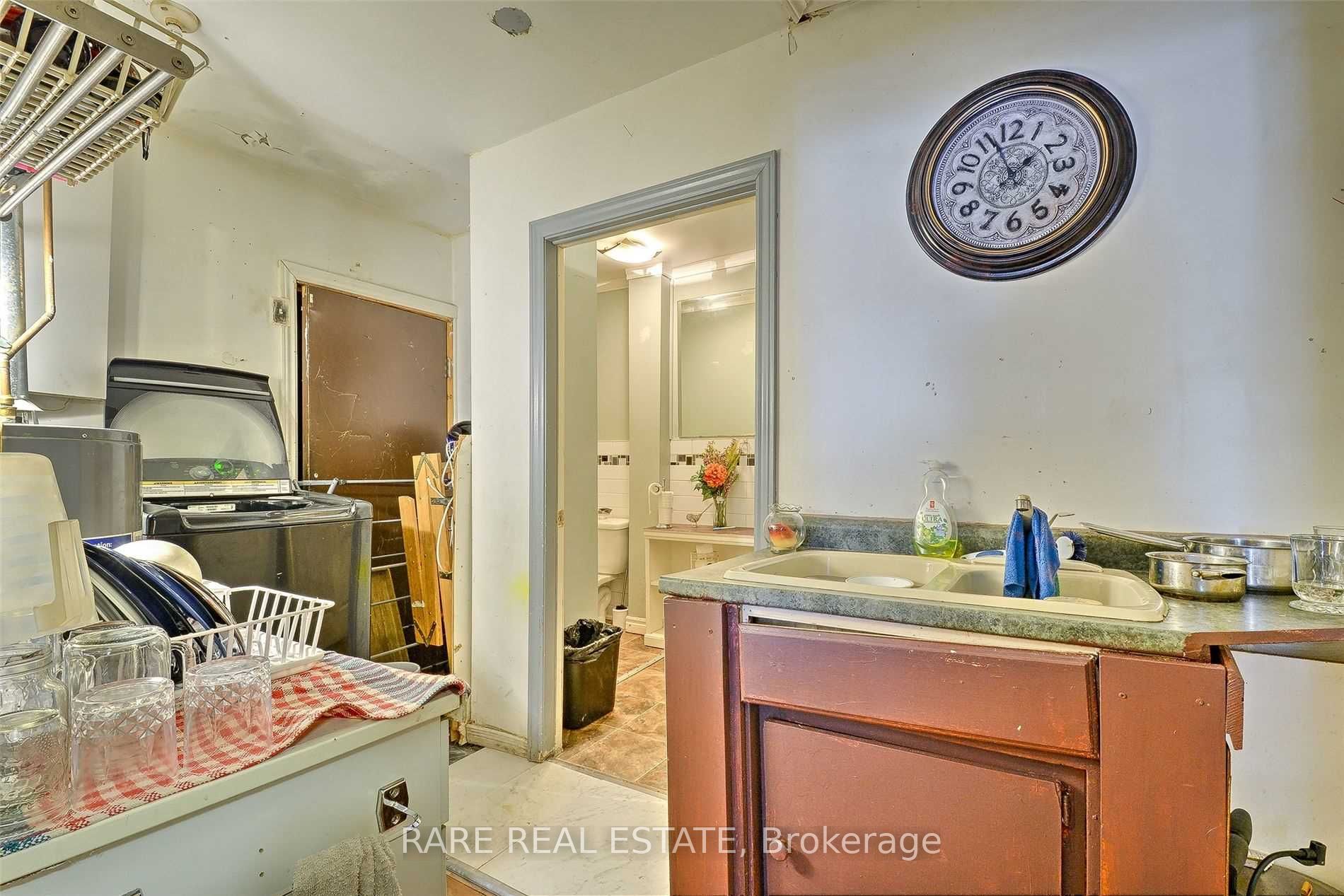 280 Park Street Property Photo 11