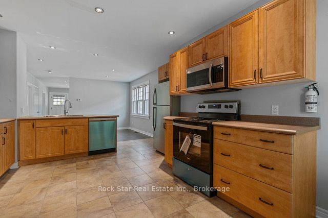 225 Chaffey Street Property Photo 15
