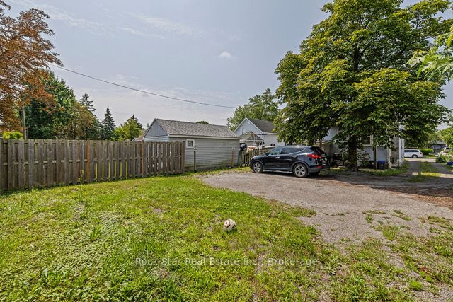 225 Chaffey Street Property Photo 35