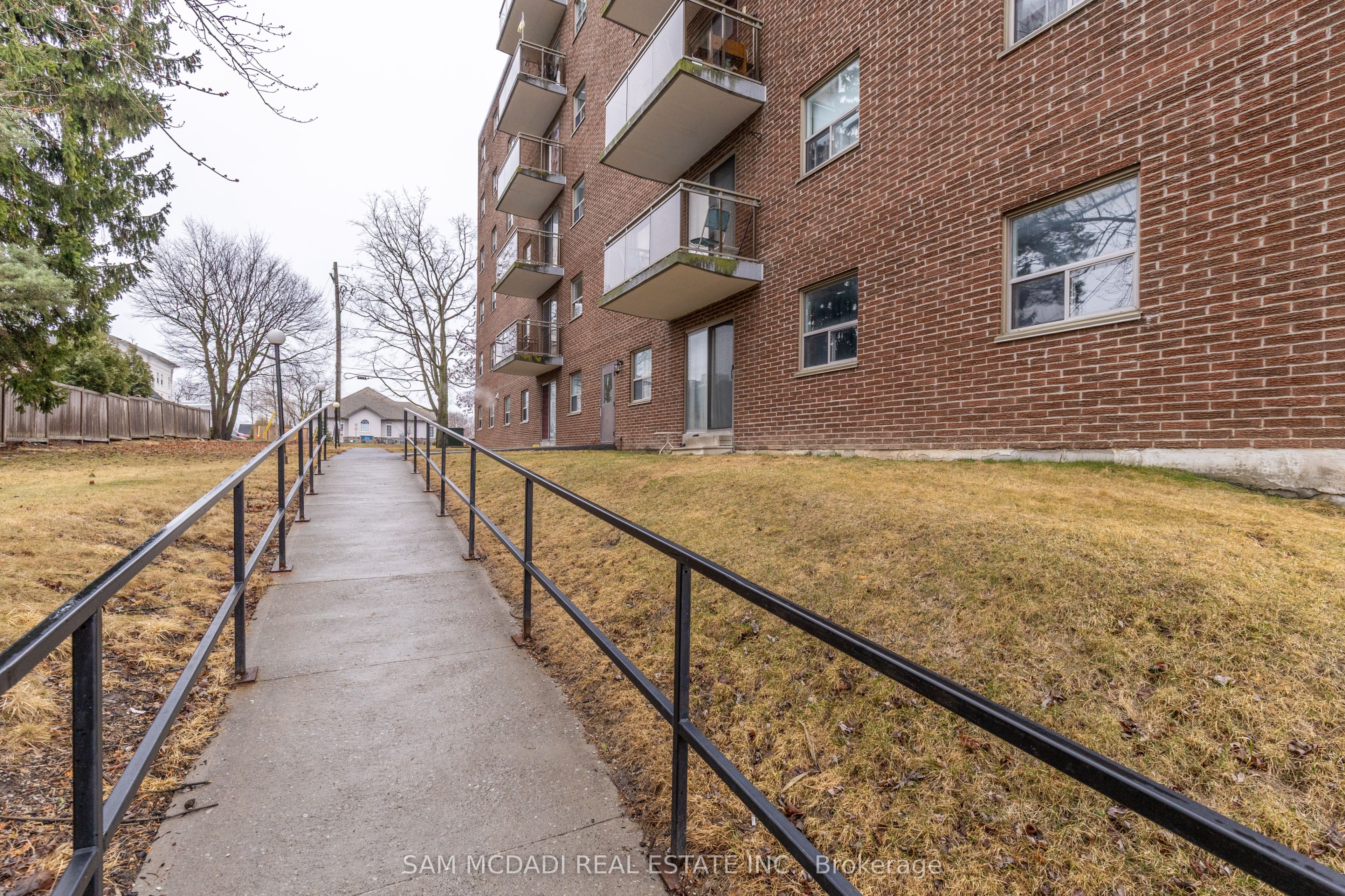 #403 - 62 Spencer Street Property Photo 3