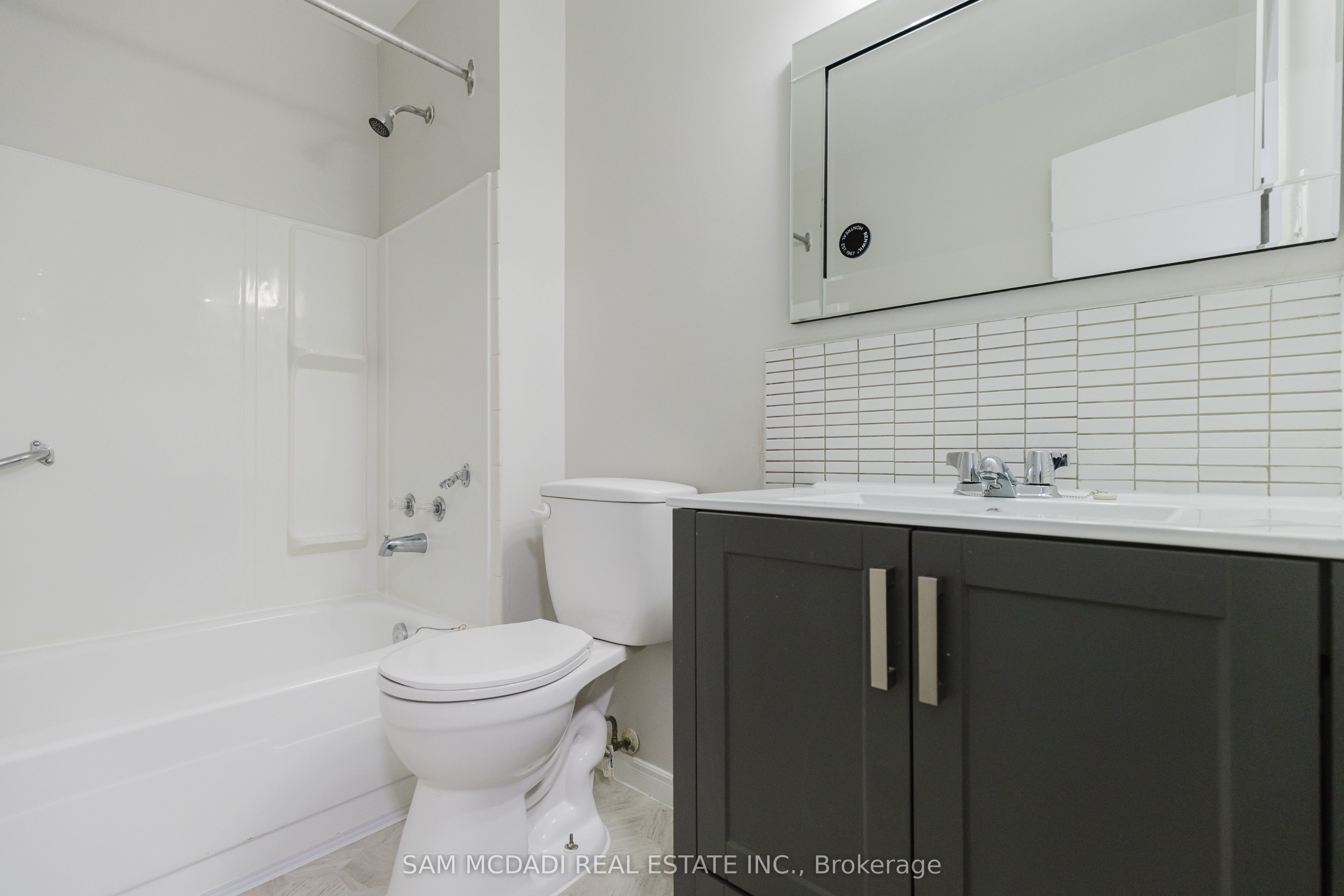 #403 - 62 Spencer Street Property Photo 22