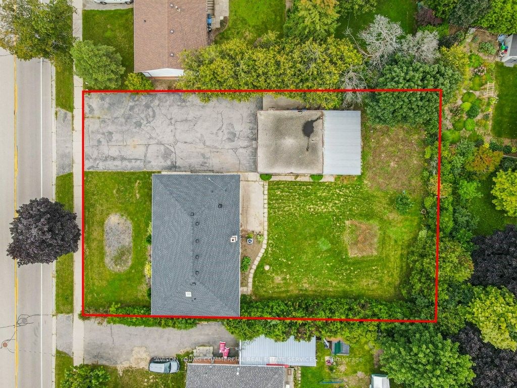 486 College Avenue Property Photo 2