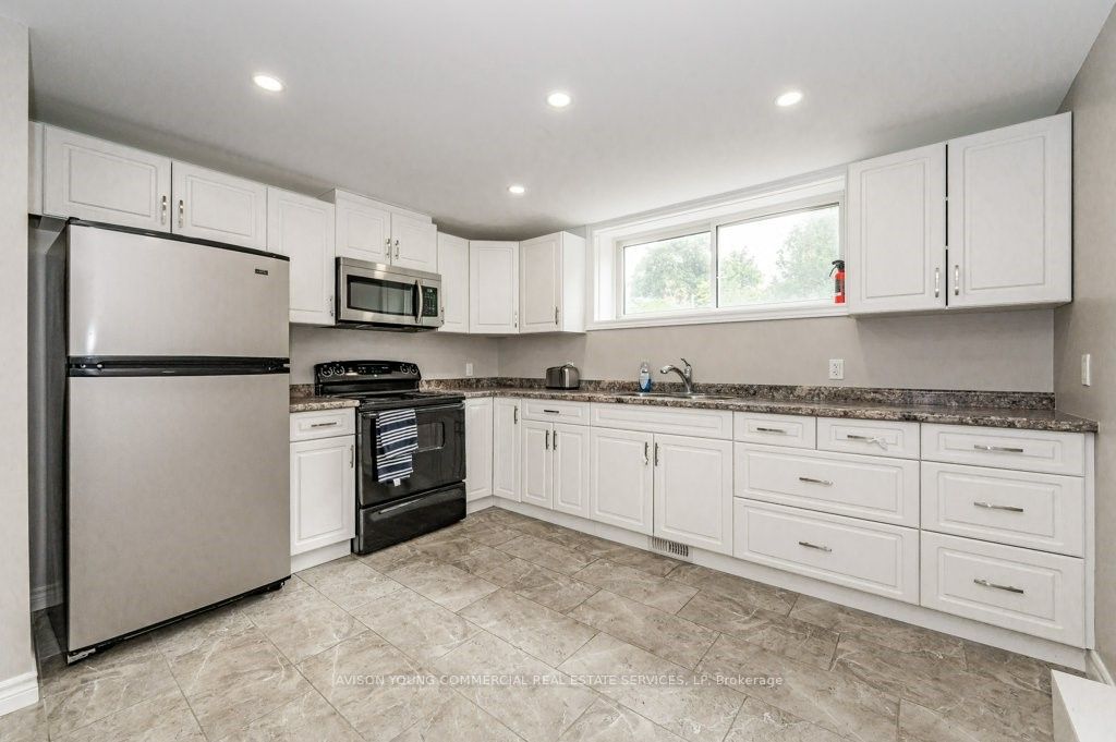 486 College Avenue Property Photo 8