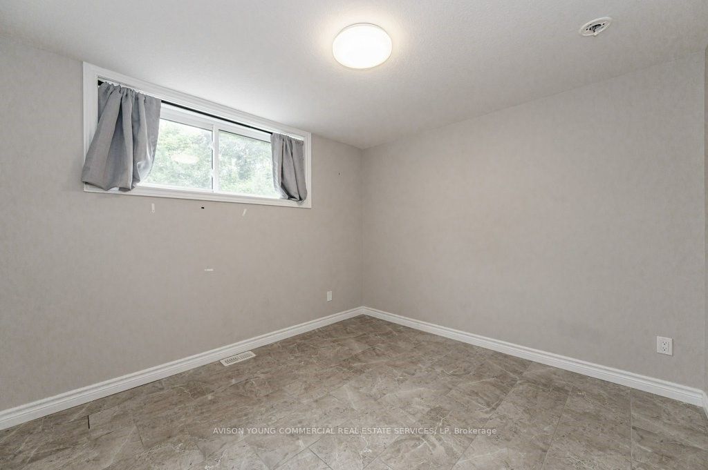 486 College Avenue Property Photo 11