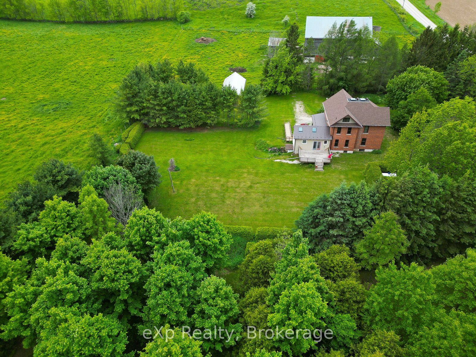 845064 Deviation Road Property Photo 2