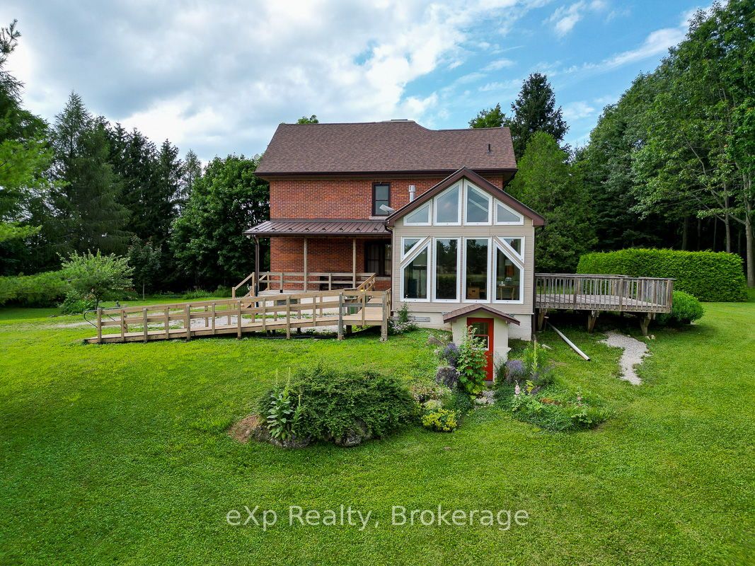 845064 Deviation Road Property Photo 3