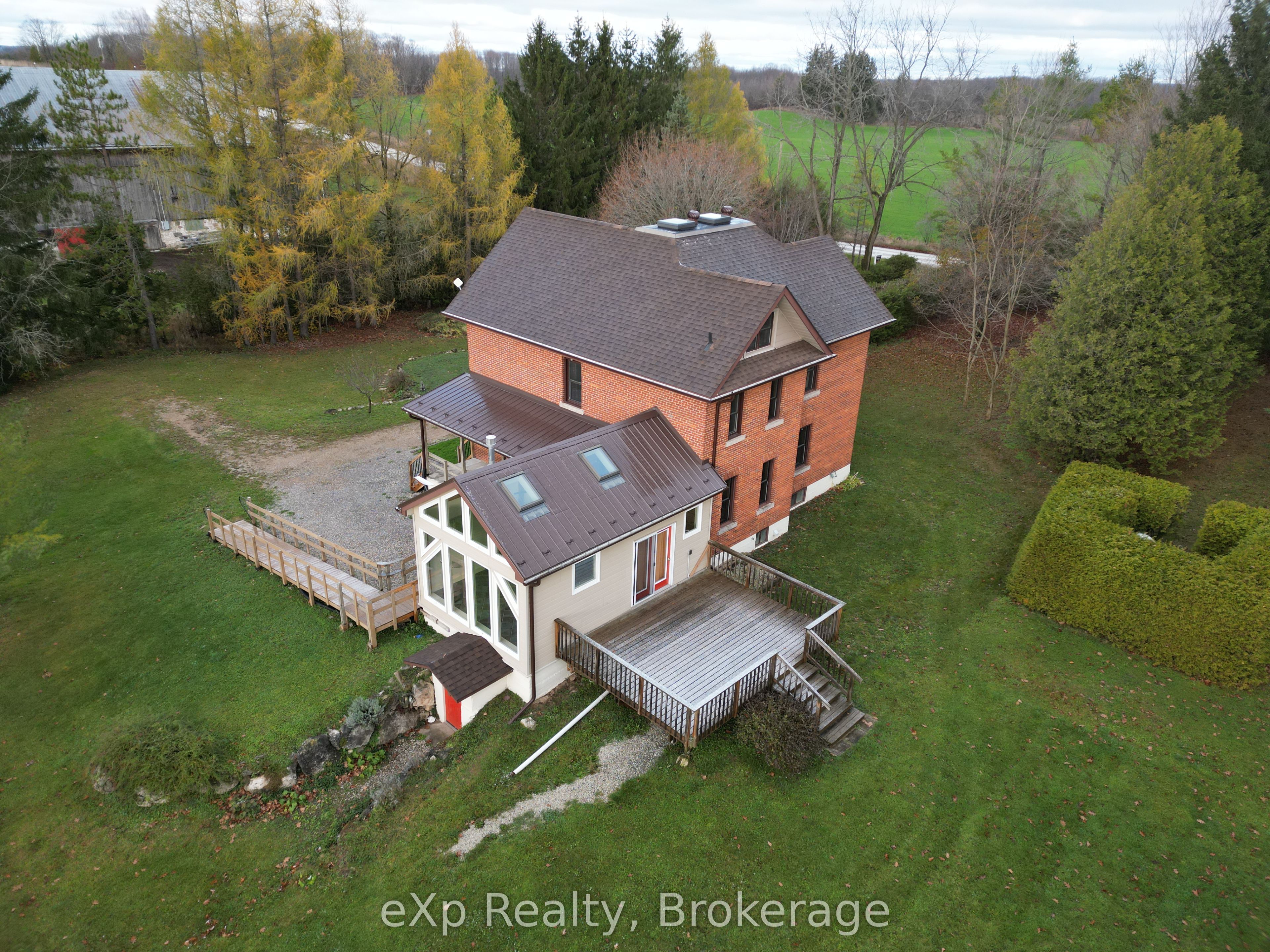 845064 Deviation Road Property Photo 4