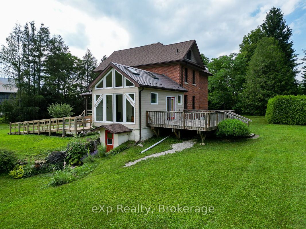 845064 Deviation Road Property Photo 4