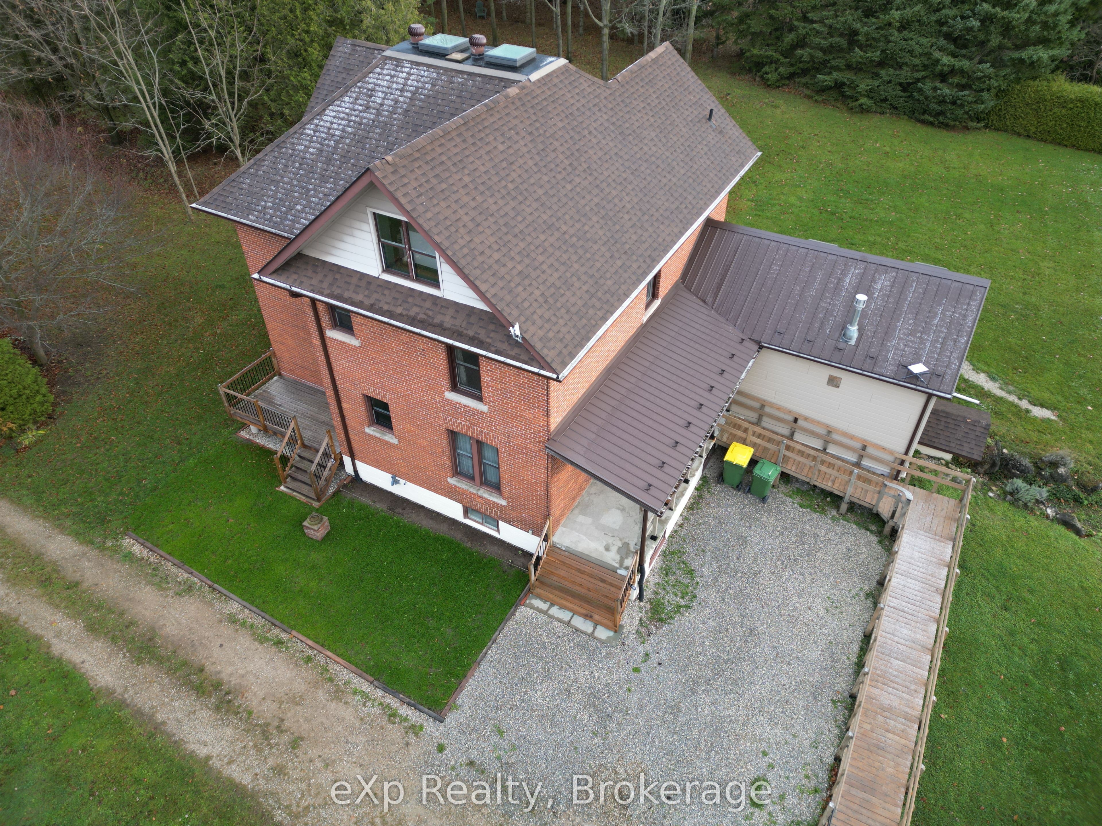 845064 Deviation Road Property Photo 5