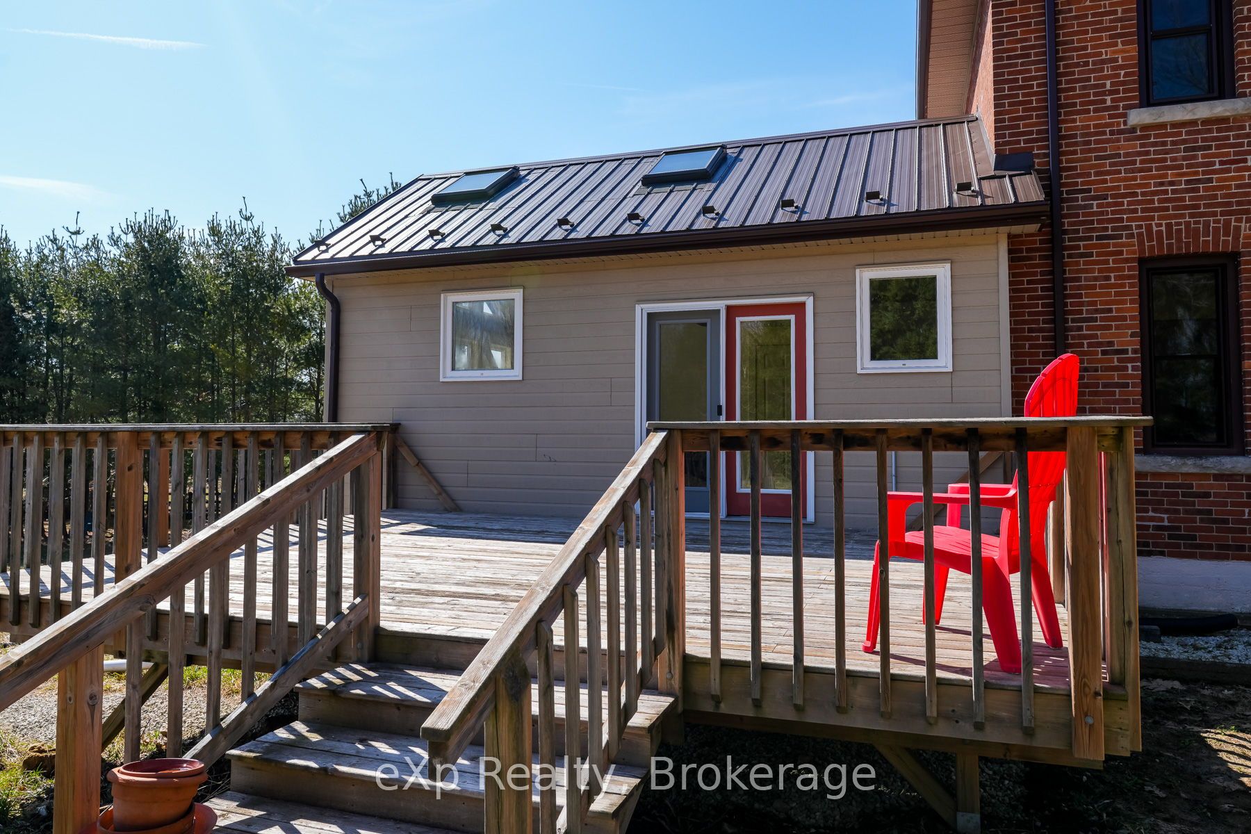 845064 Deviation Road Property Photo 7