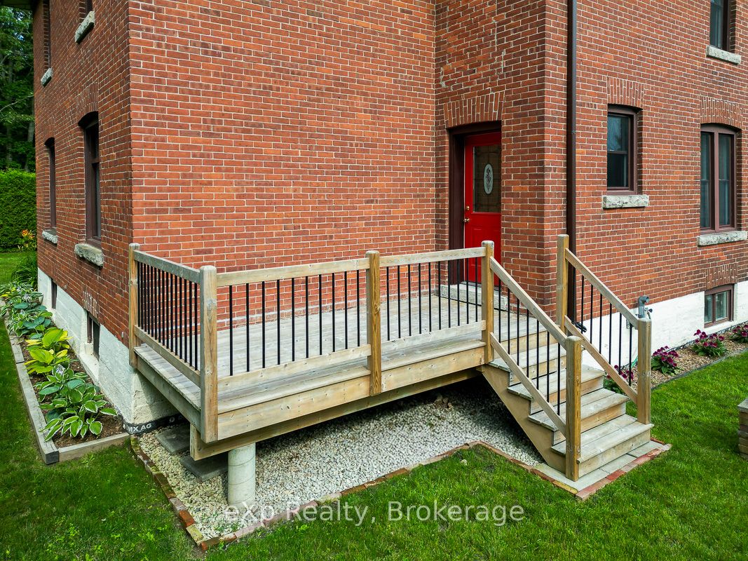 845064 Deviation Road Property Photo 8