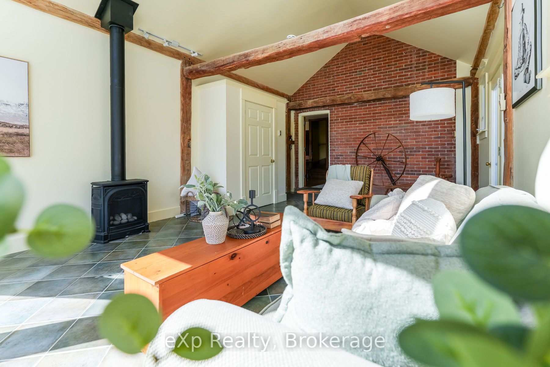 845064 Deviation Road Property Photo 25