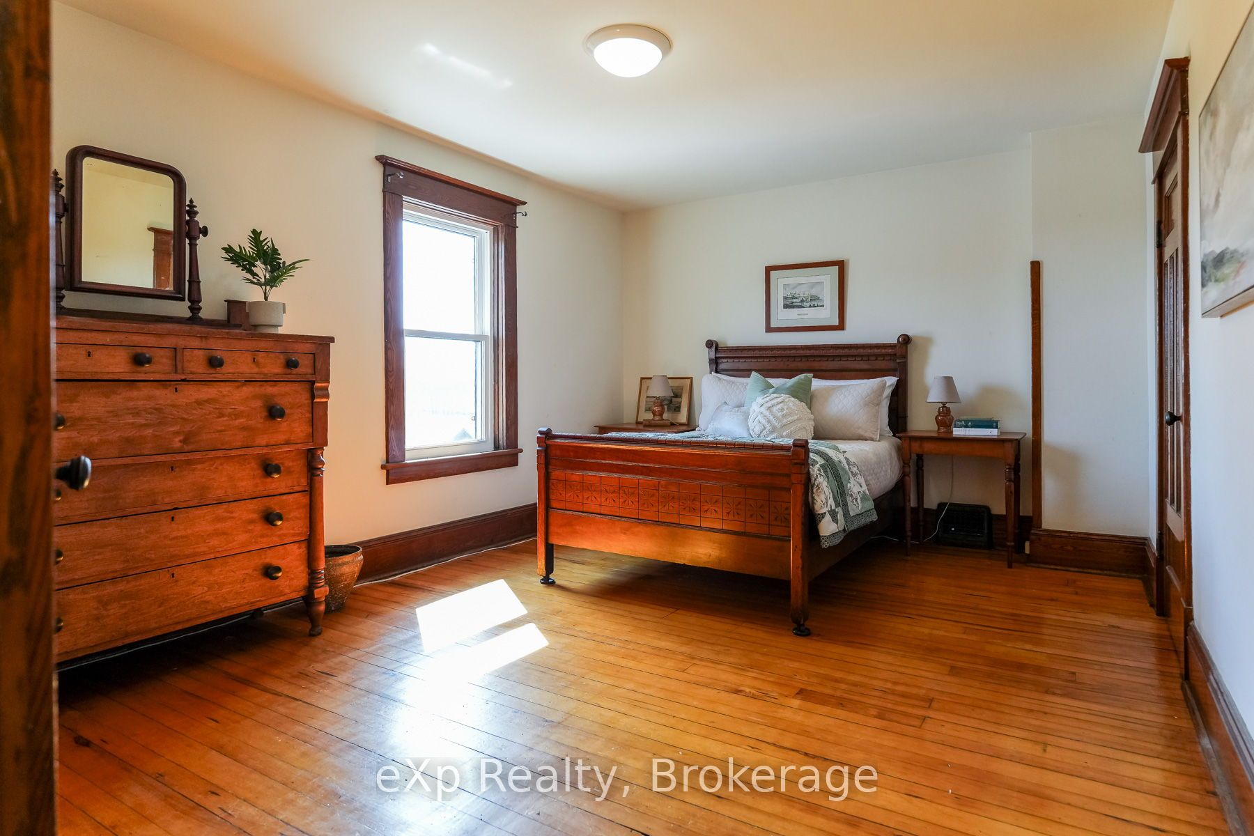 845064 Deviation Road Property Photo 30