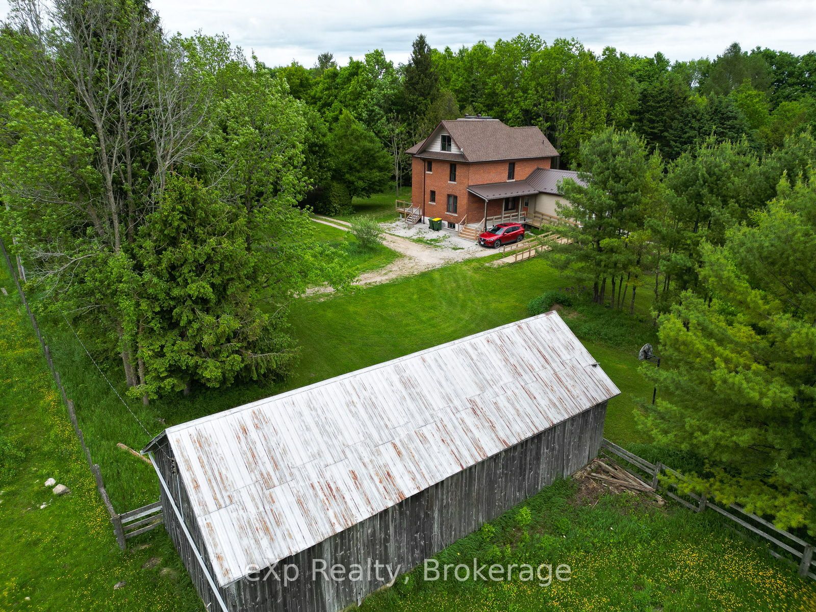 845064 Deviation Road Property Photo 46