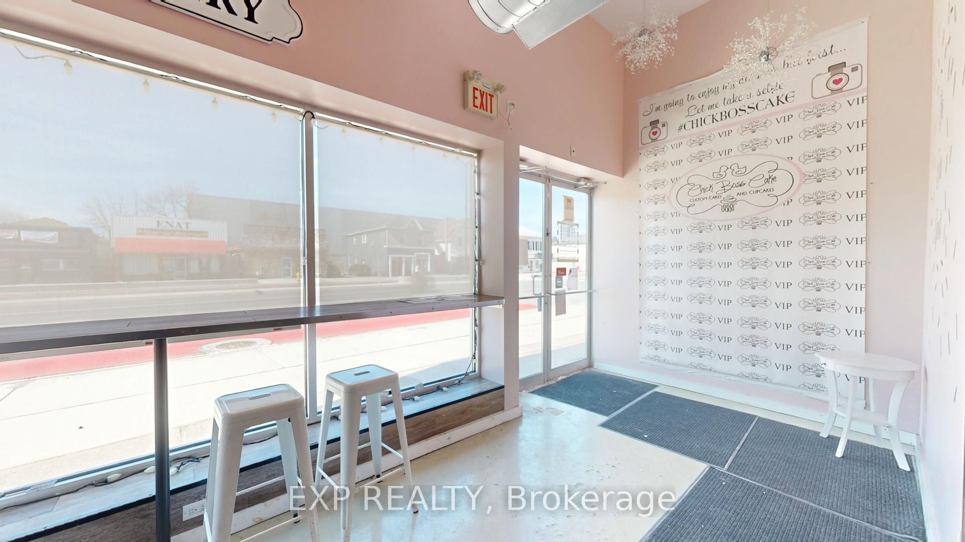 #102 - 222 Wellington Street Property Photo 6