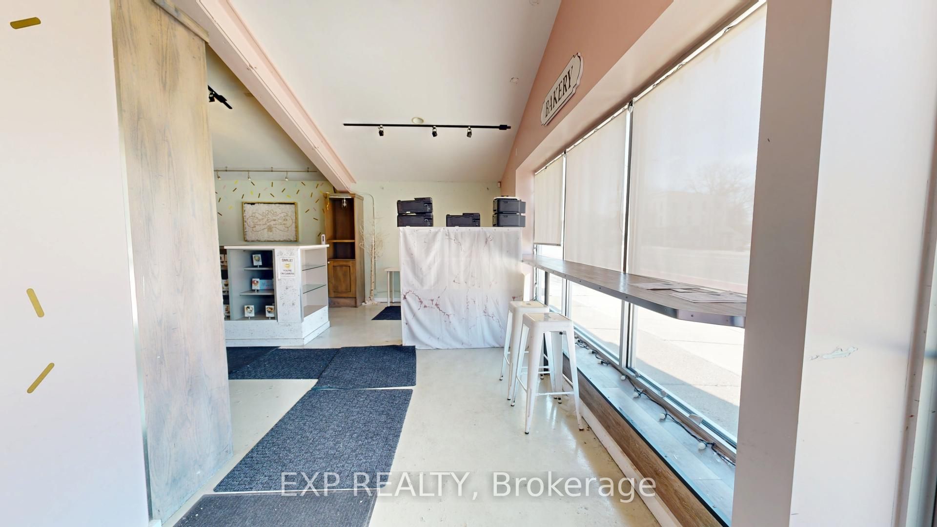 #102 - 222 Wellington Street Property Photo 8