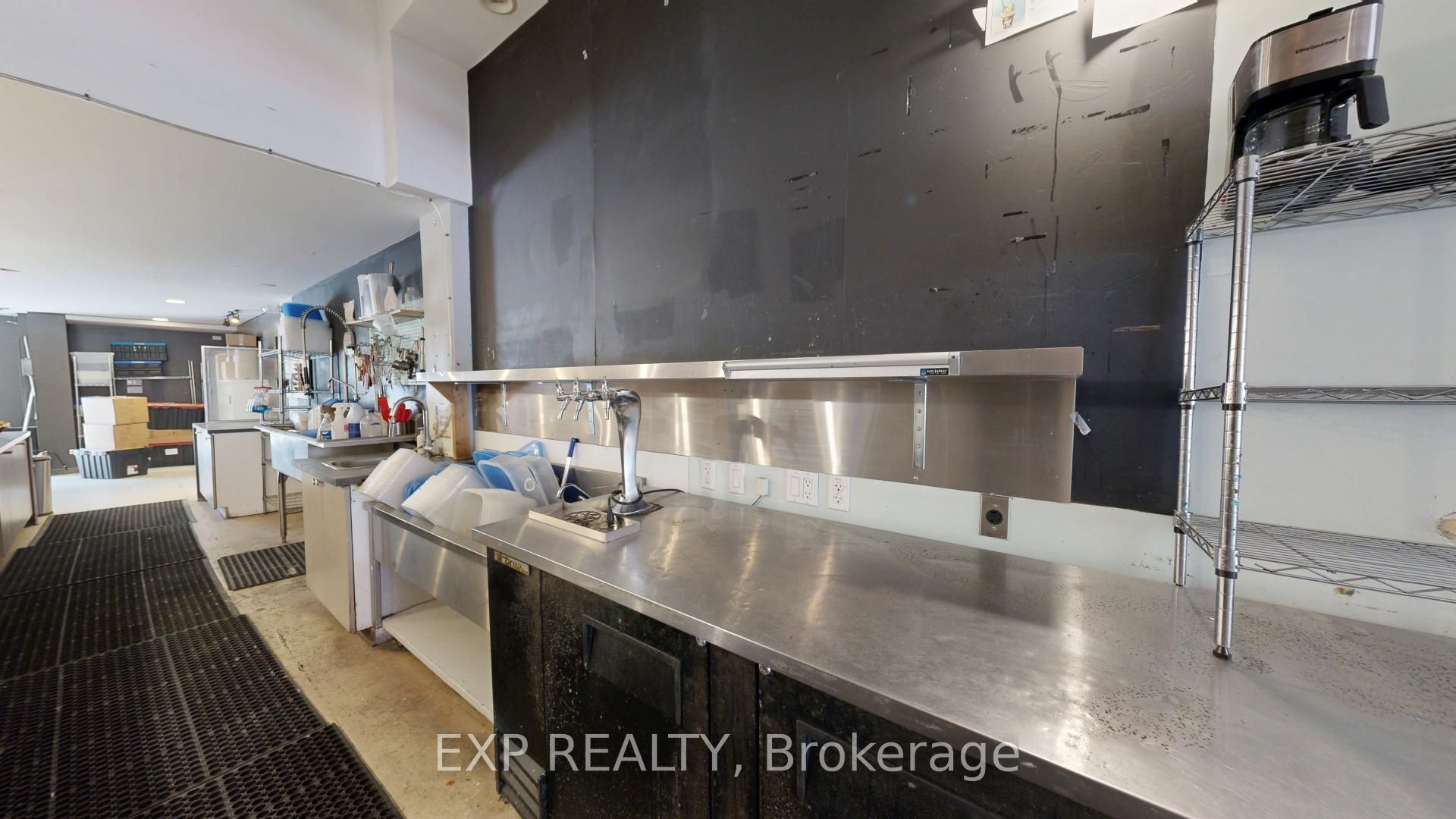 #102 - 222 Wellington Street Property Photo 13