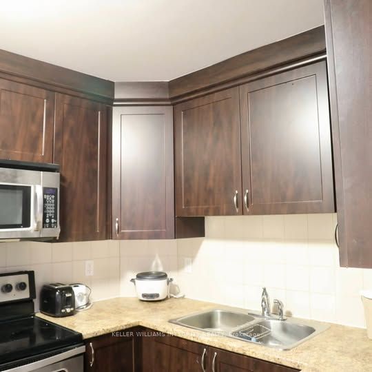 135 C Harthill Way Property Photo 10