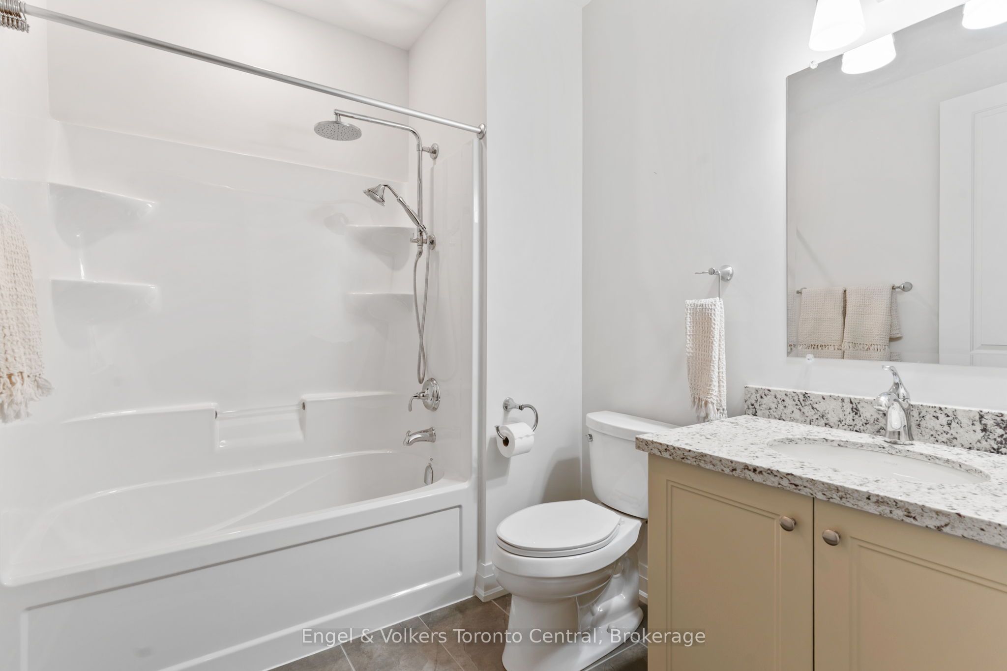80 9th Street E 404 Property Photo 7