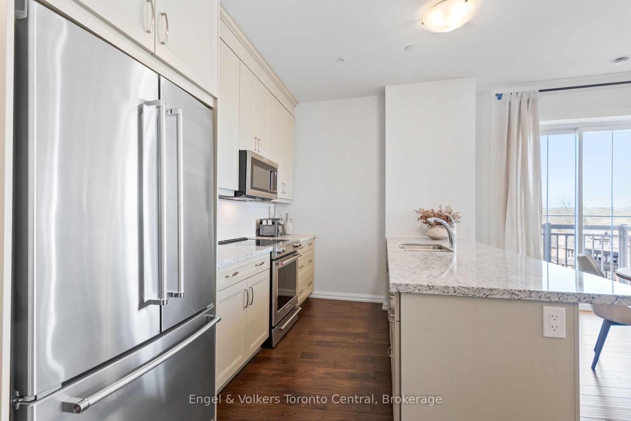 80 9th Street E 404 Property Photo 12