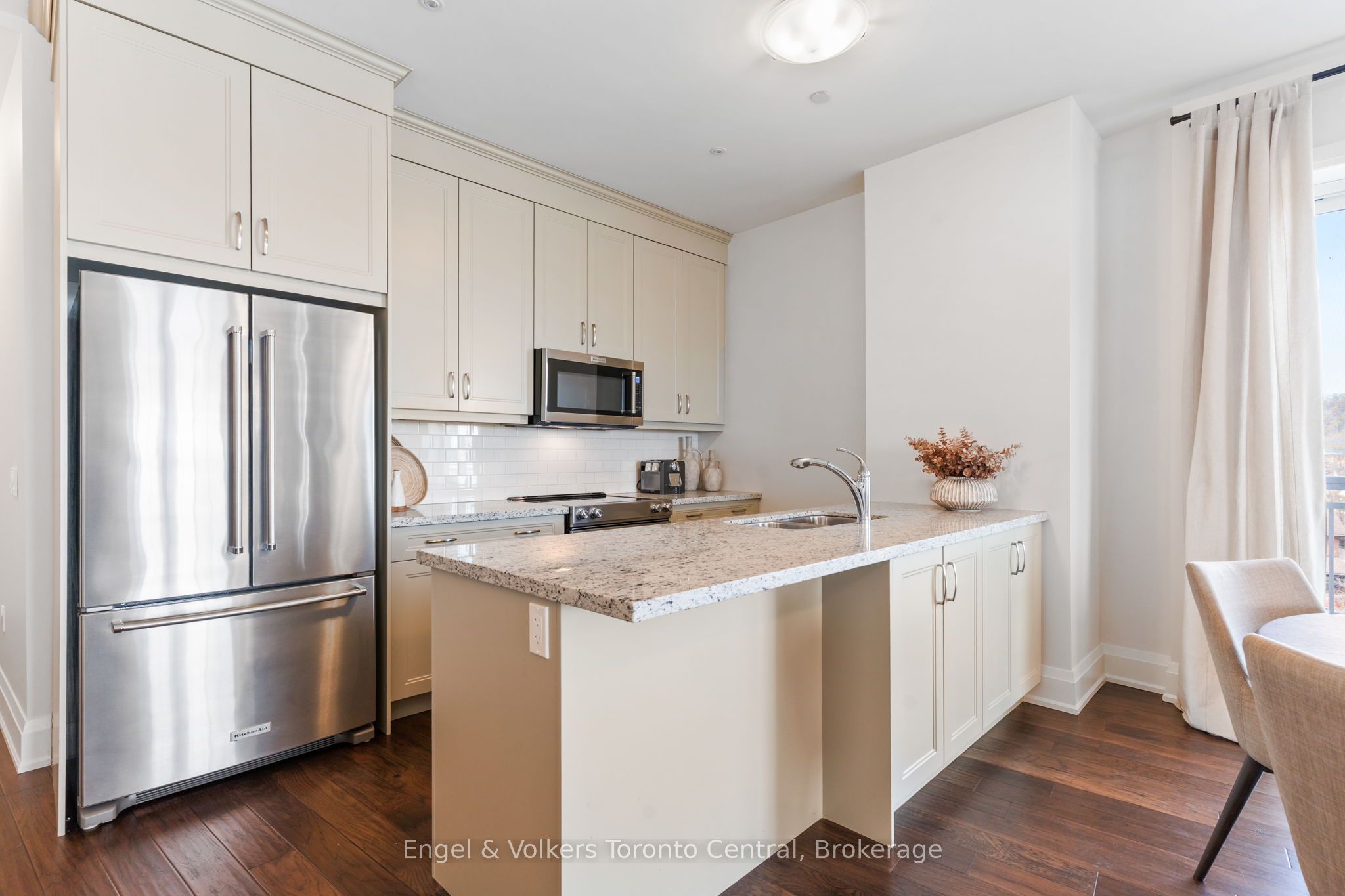80 9th Street E 404 Property Photo 13