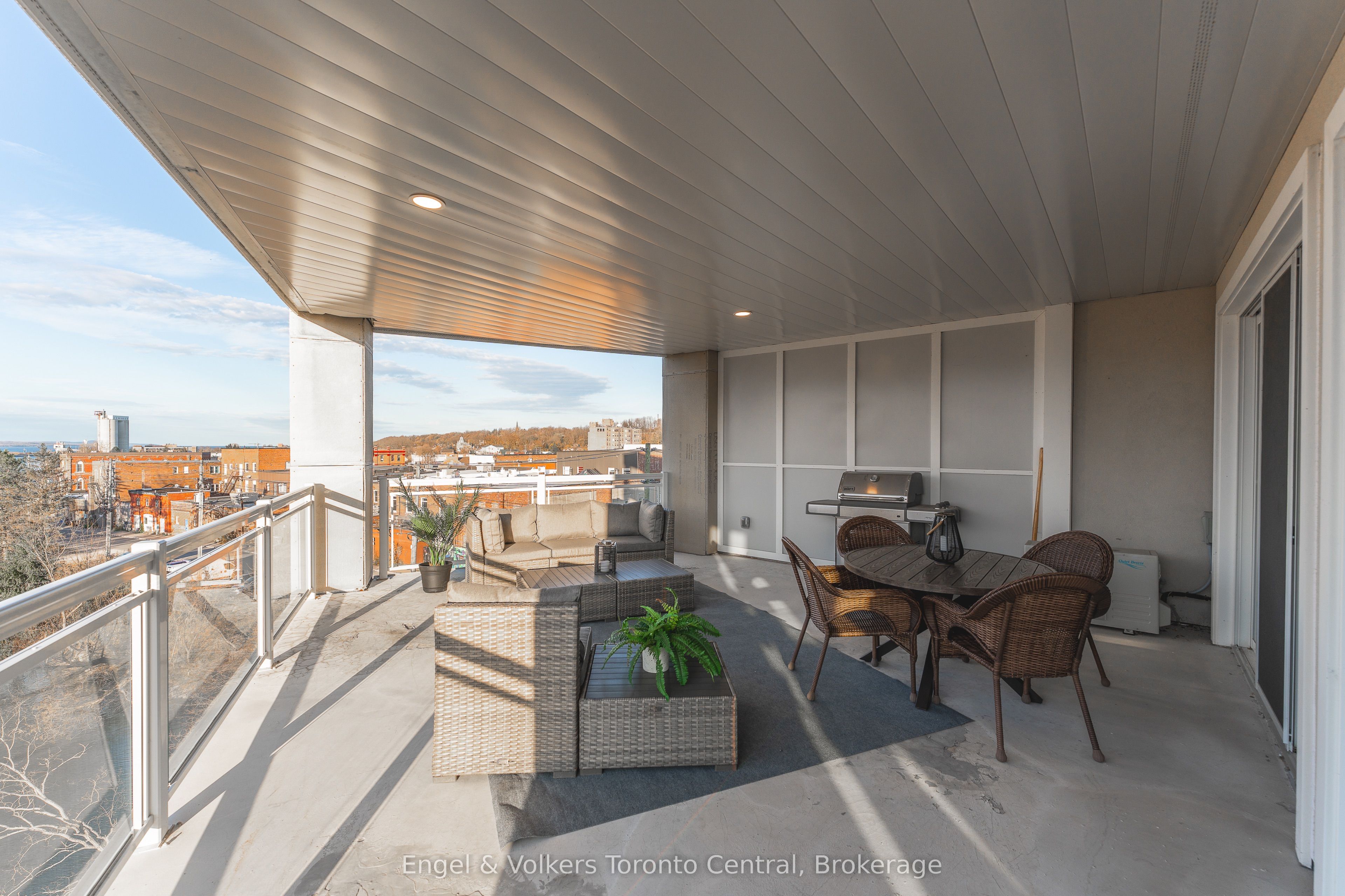 80 9th Street E 404 Property Photo 19