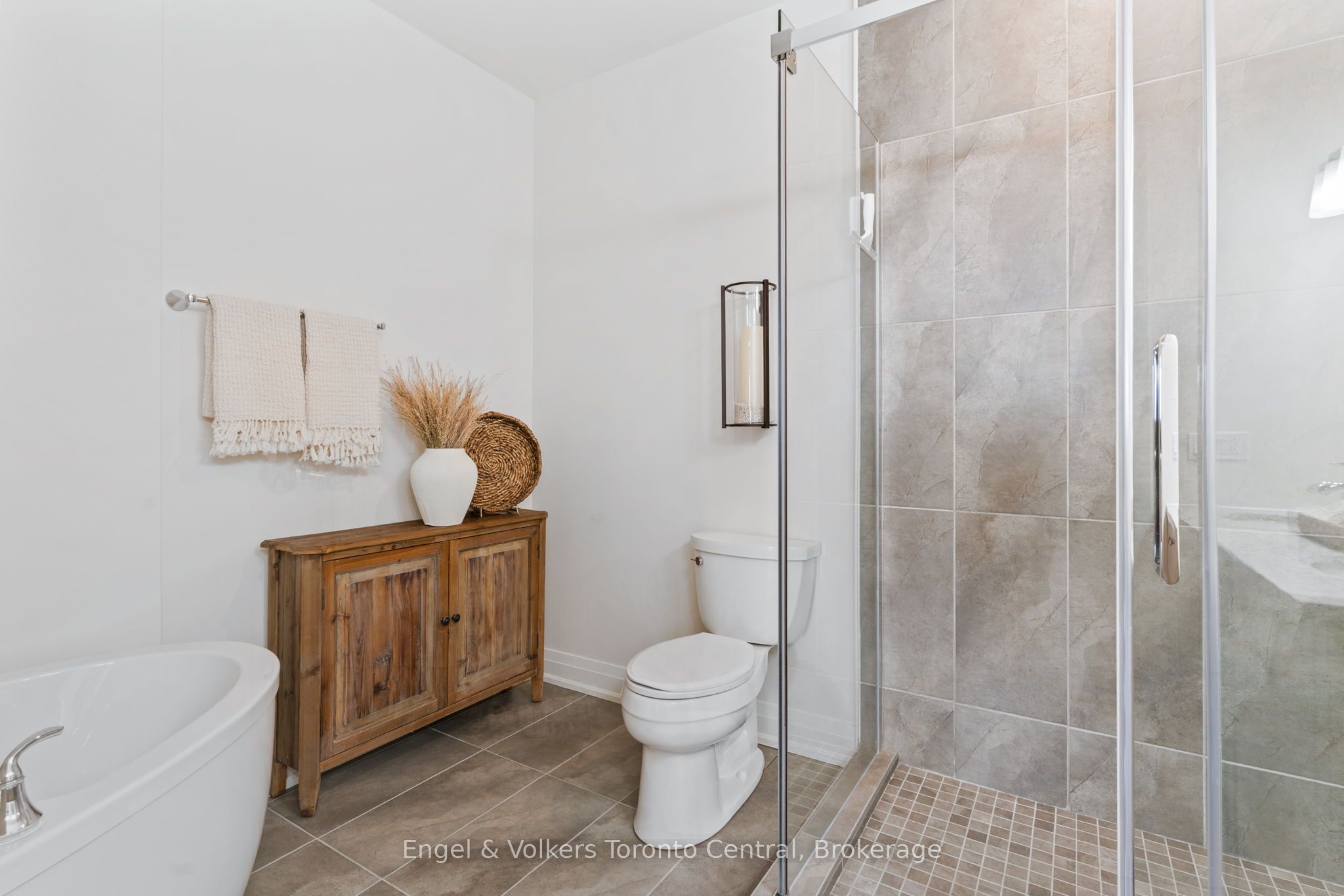 80 9th Street E 404 Property Photo 30