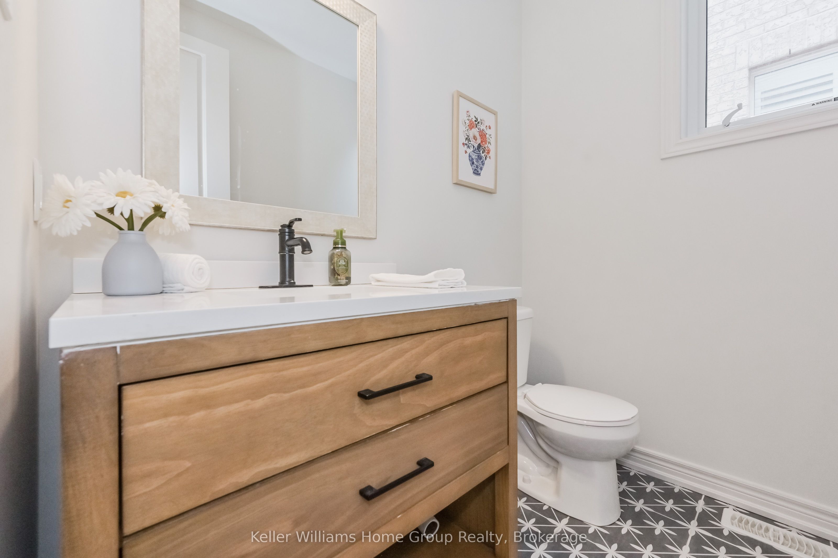 136 Harpin Way Property Photo 7