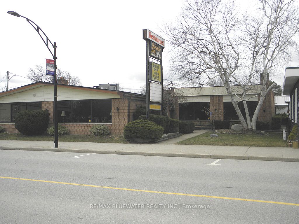 93 Main Street Property Photo 2