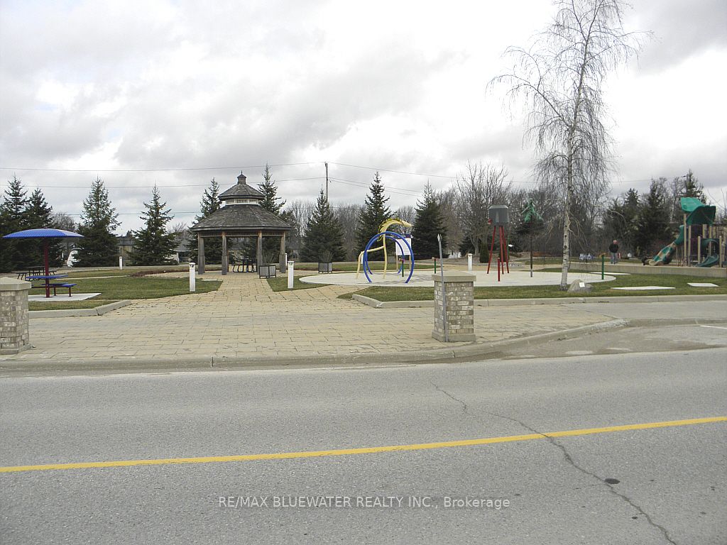 93 Main Street Property Photo 5