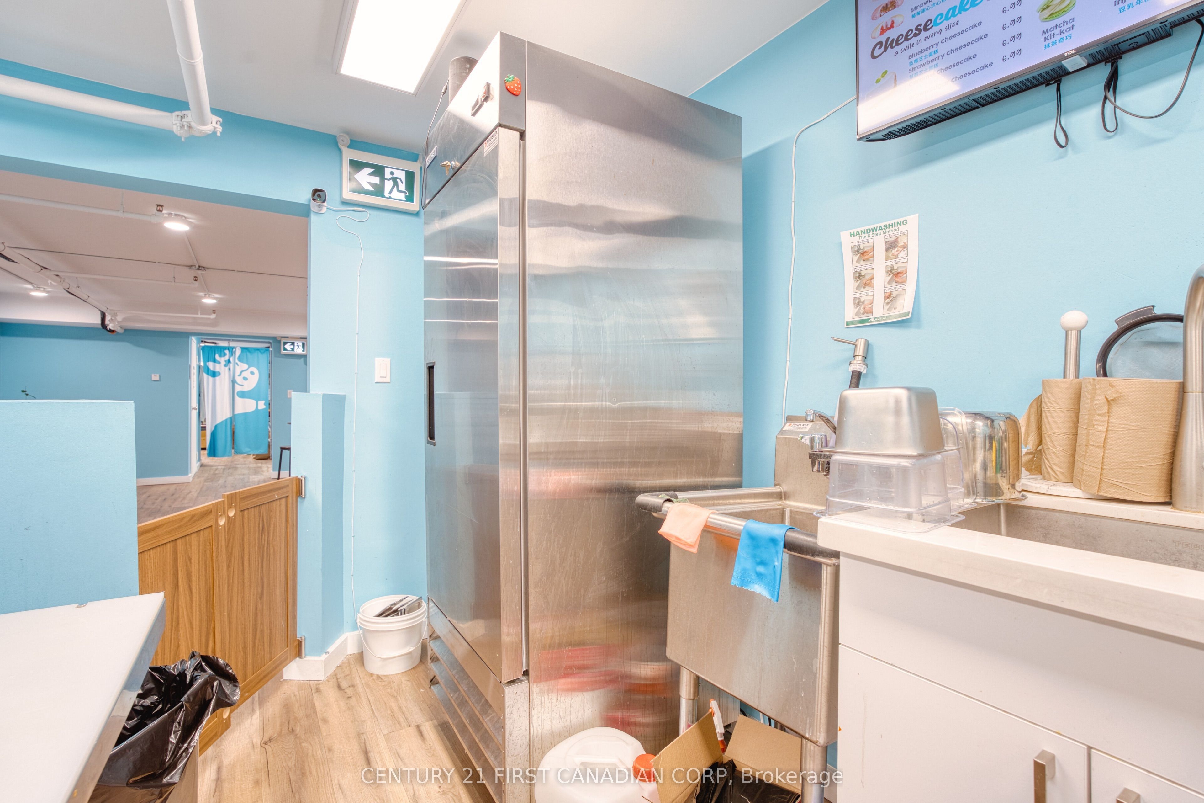 #b - 189 Dundas Street Property Photo 8