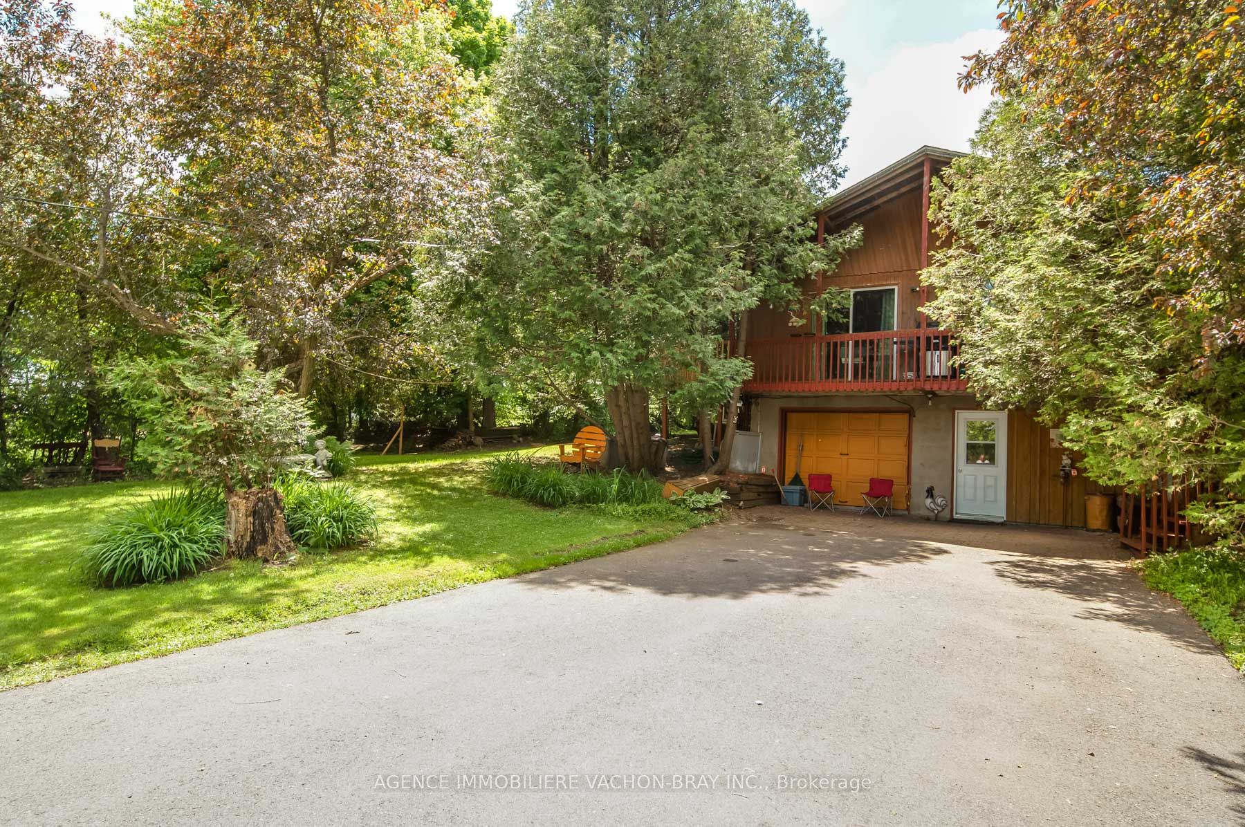 4020 4th Line Road Property Photo 3