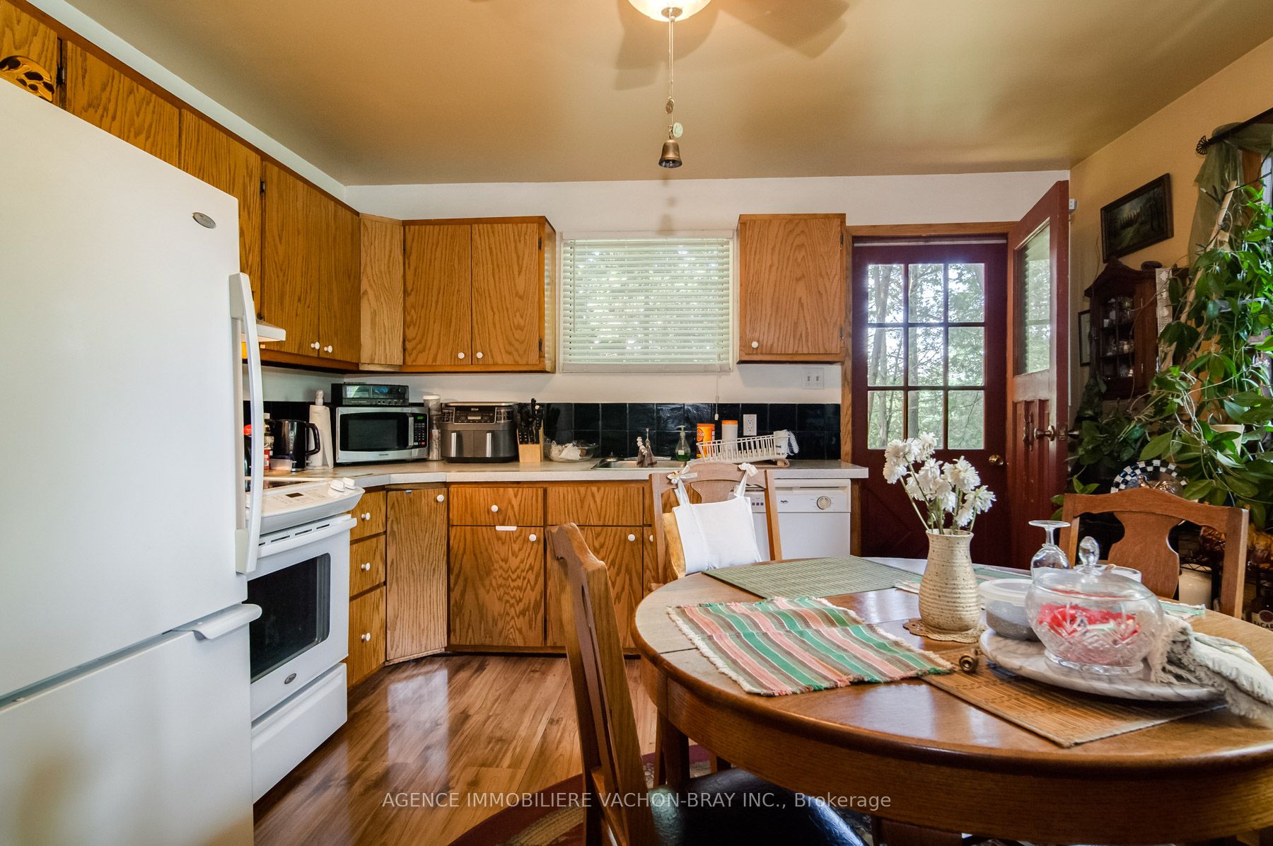 4020 4th Line Road Property Photo 8