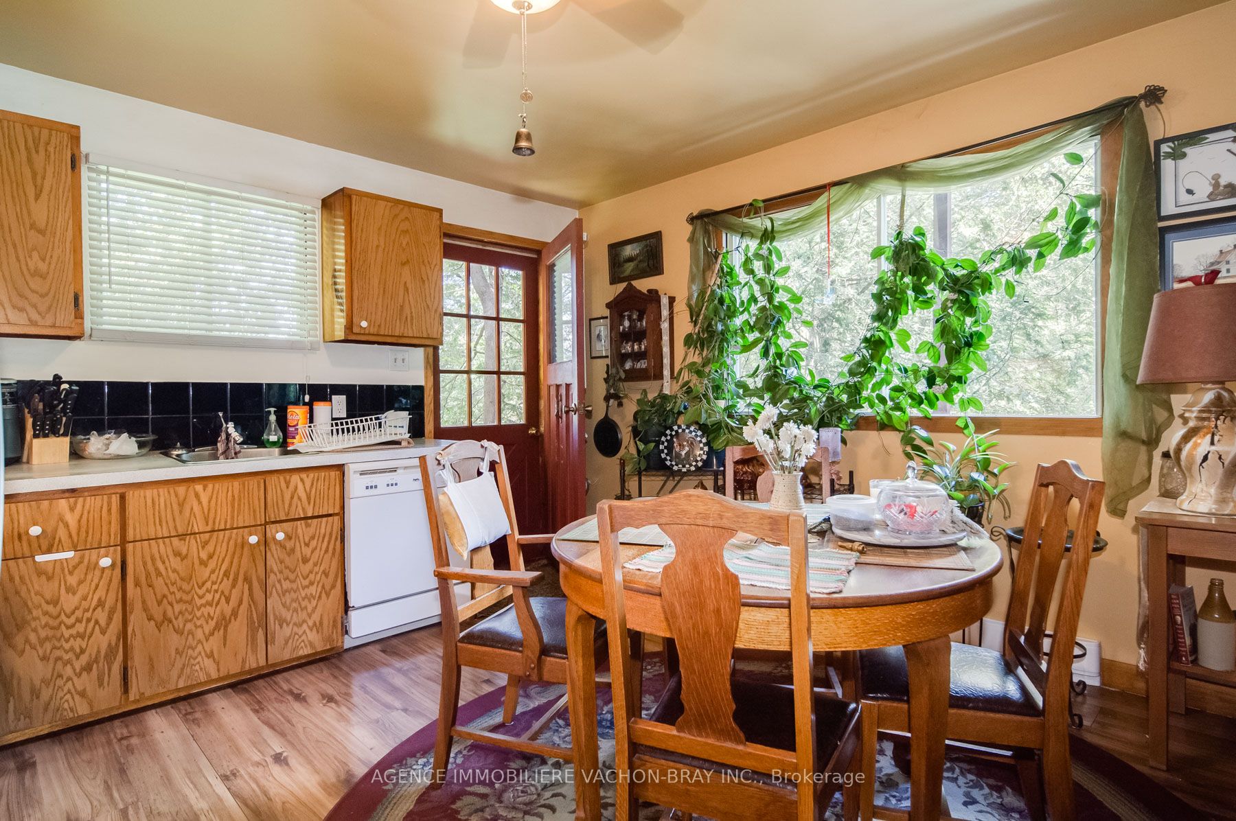 4020 4th Line Road Property Photo 9