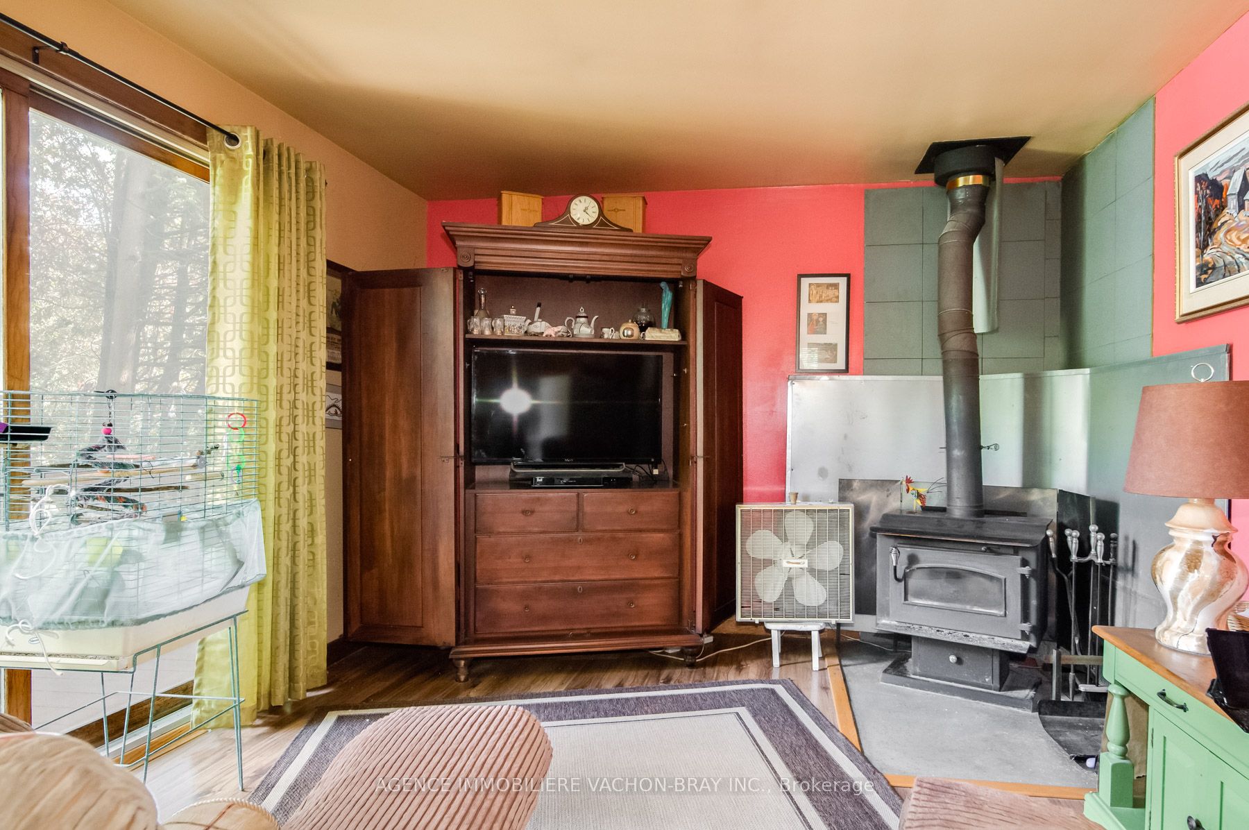 4020 4th Line Road Property Photo 10