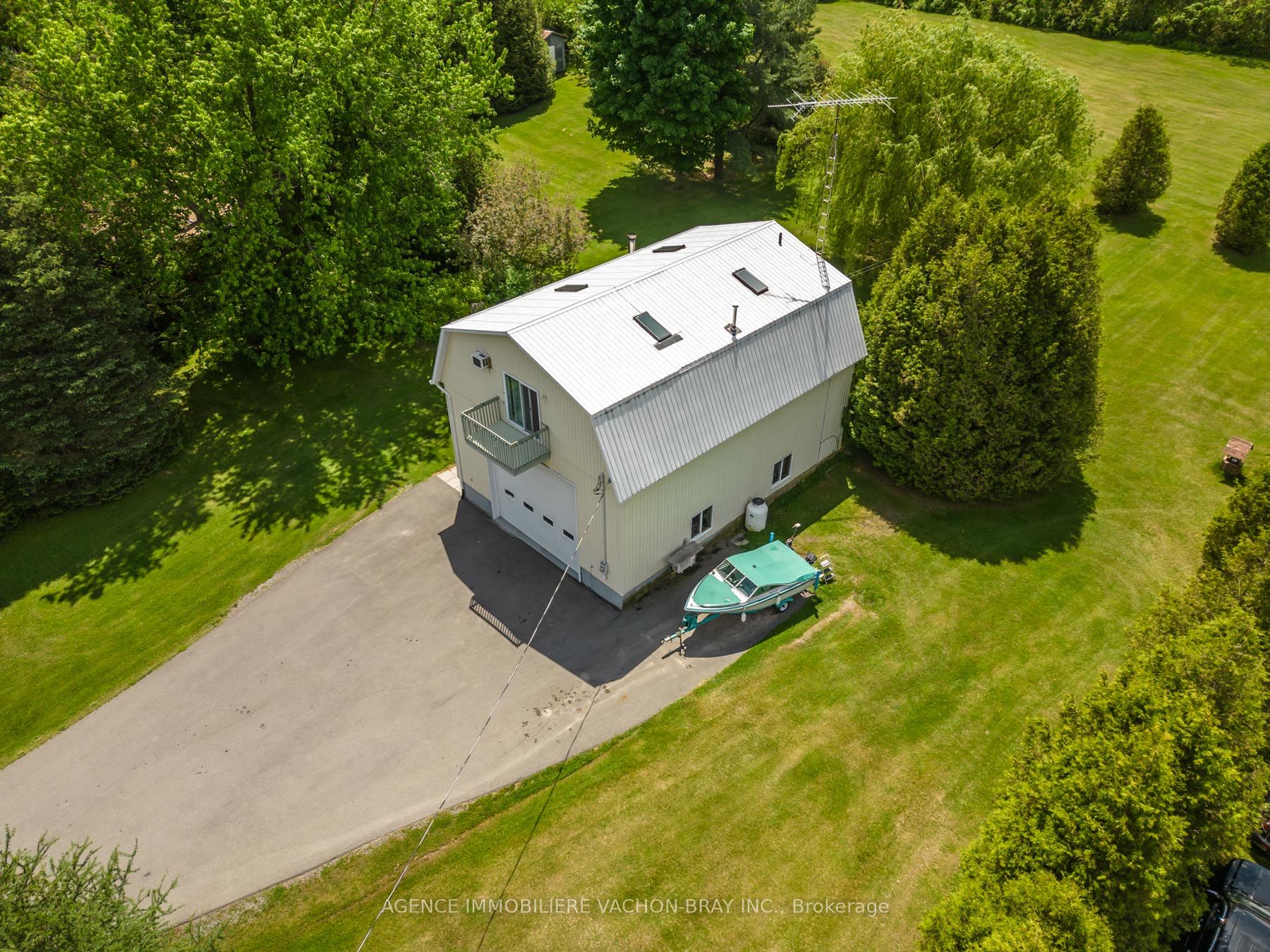 4020 4th Line Road Property Photo 13