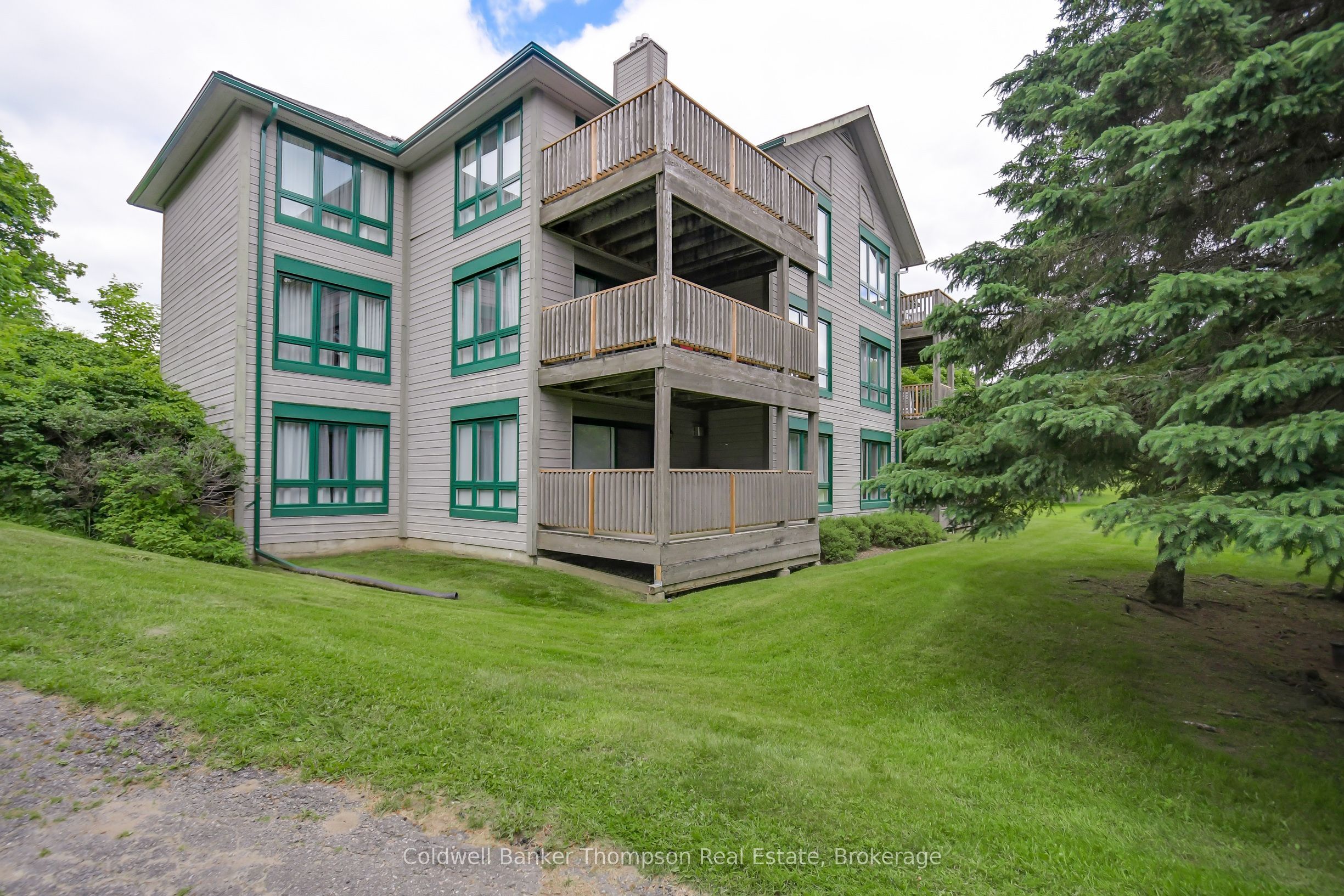 32 Deerhurst Greens Drive 105 Property Photo 1