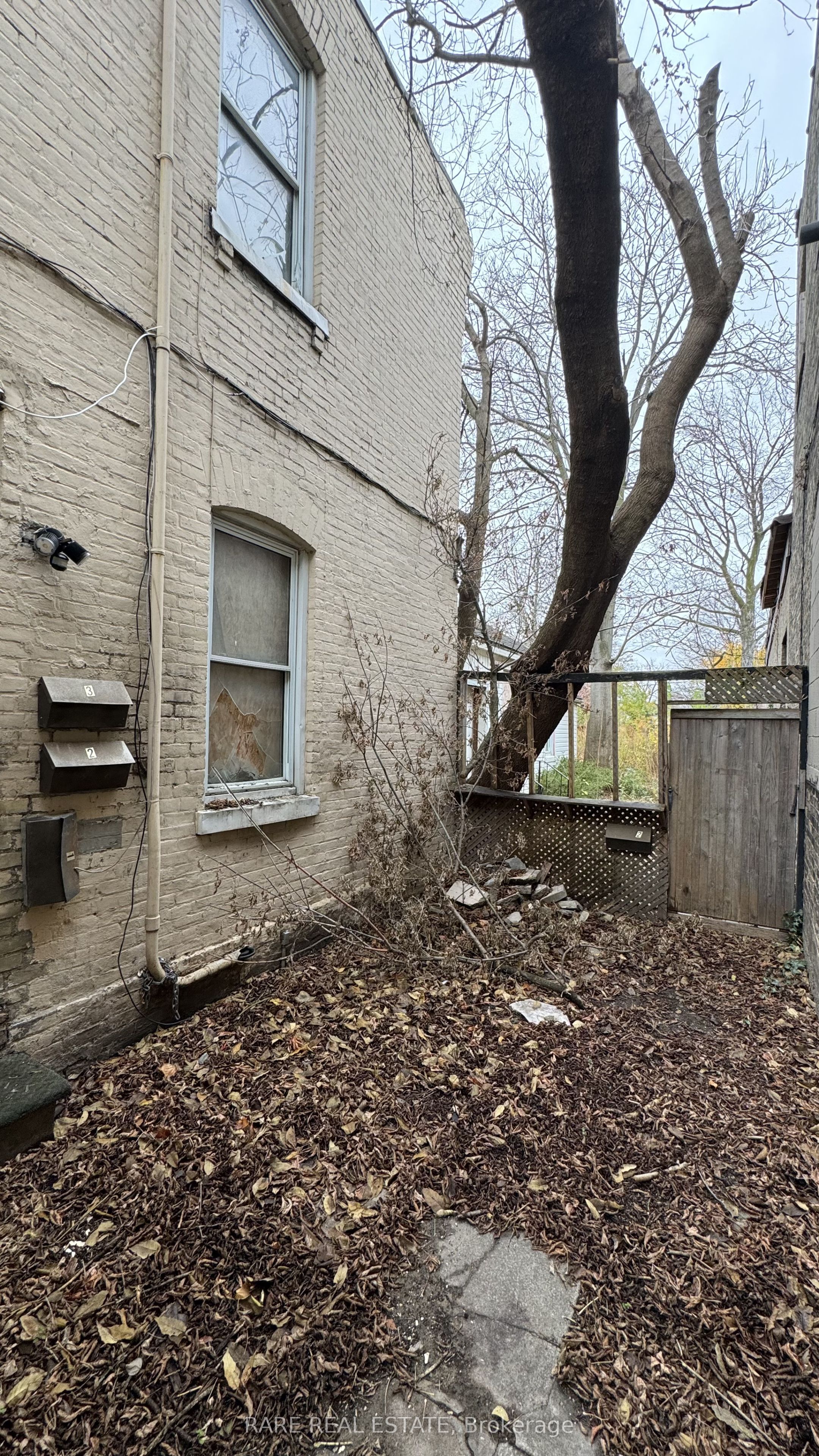 778-780 Dundas Street Property Photo 6