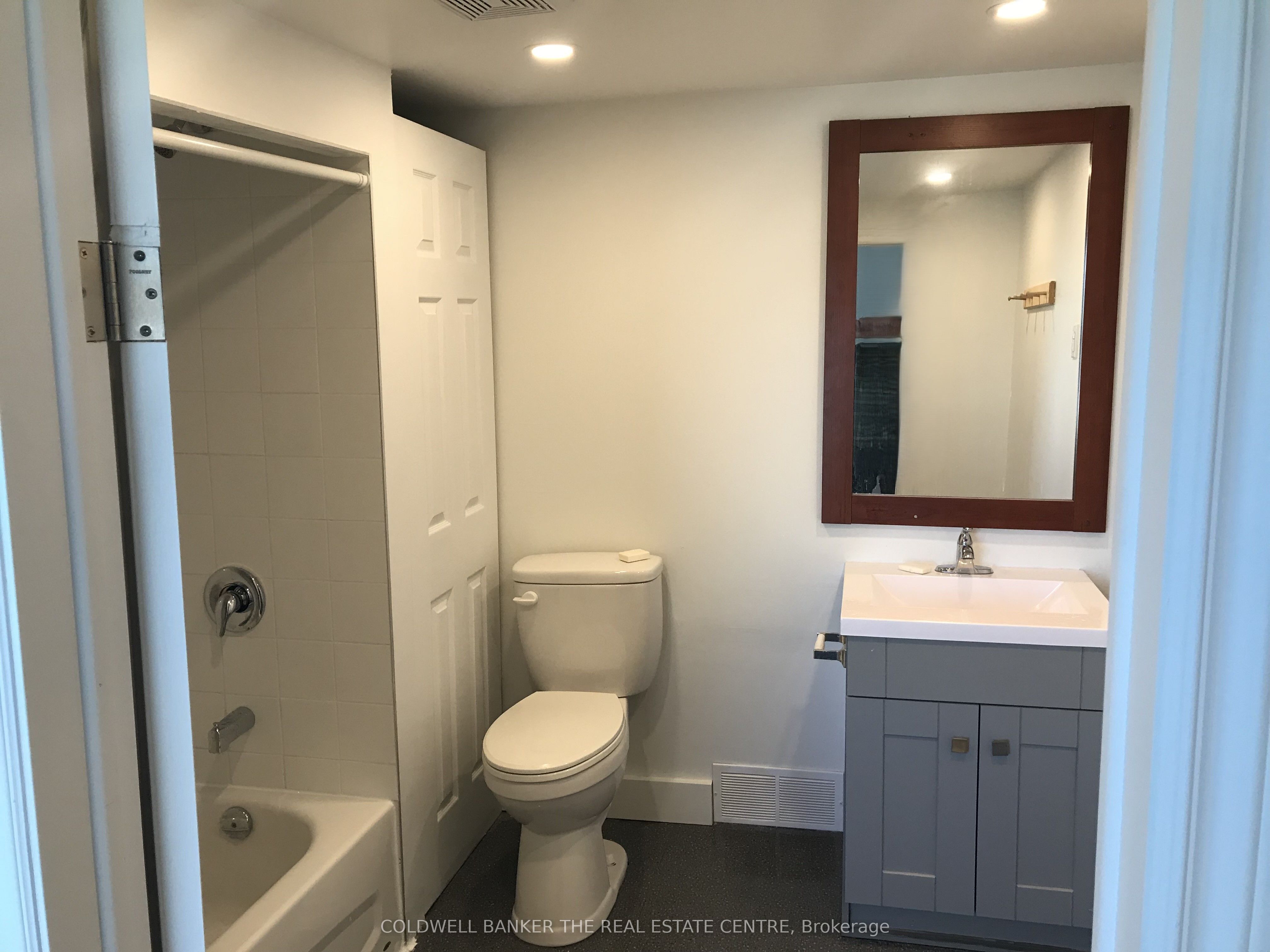 99 1st Avenue Property Photo 14
