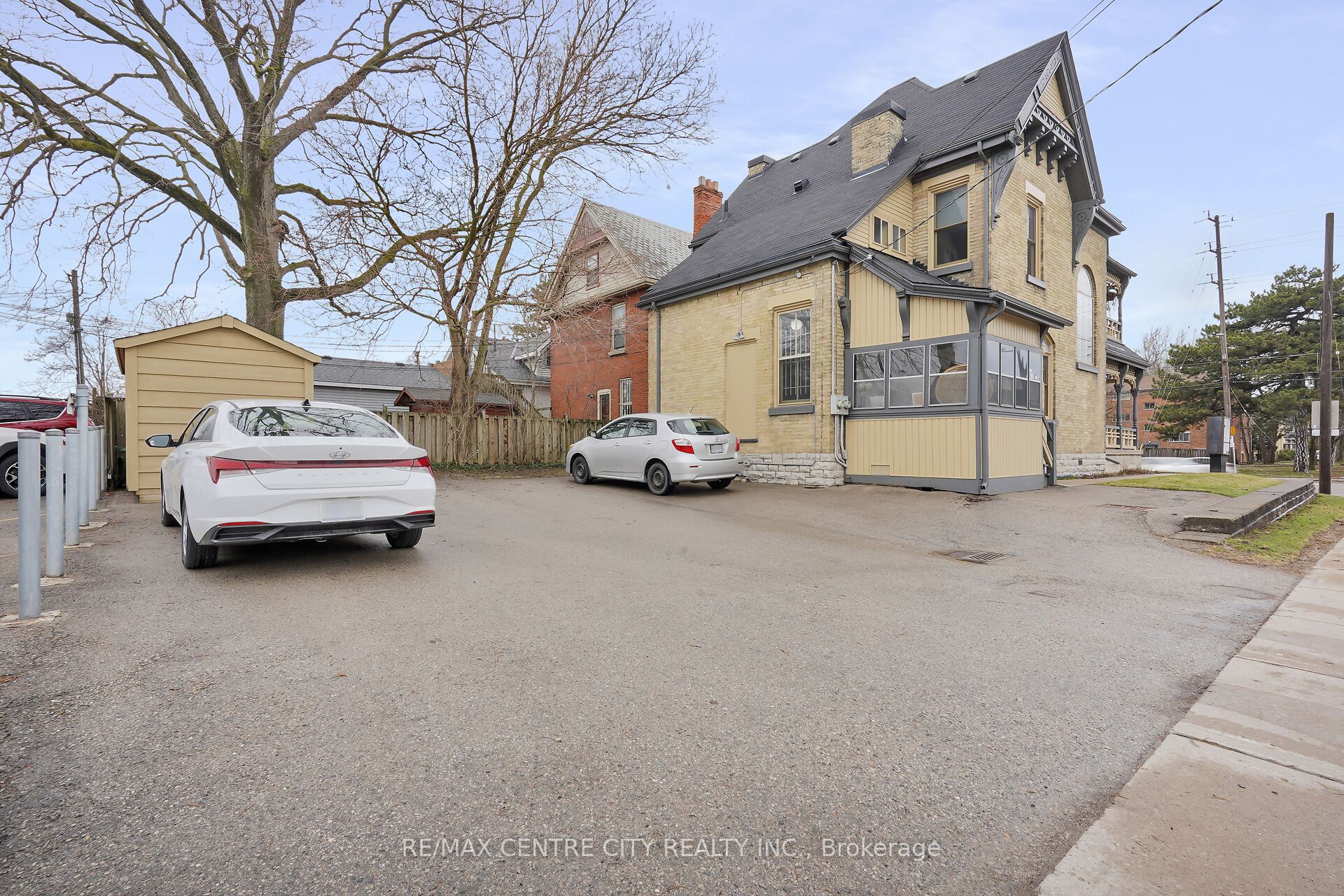 165 Oxford Street Property Photo 6
