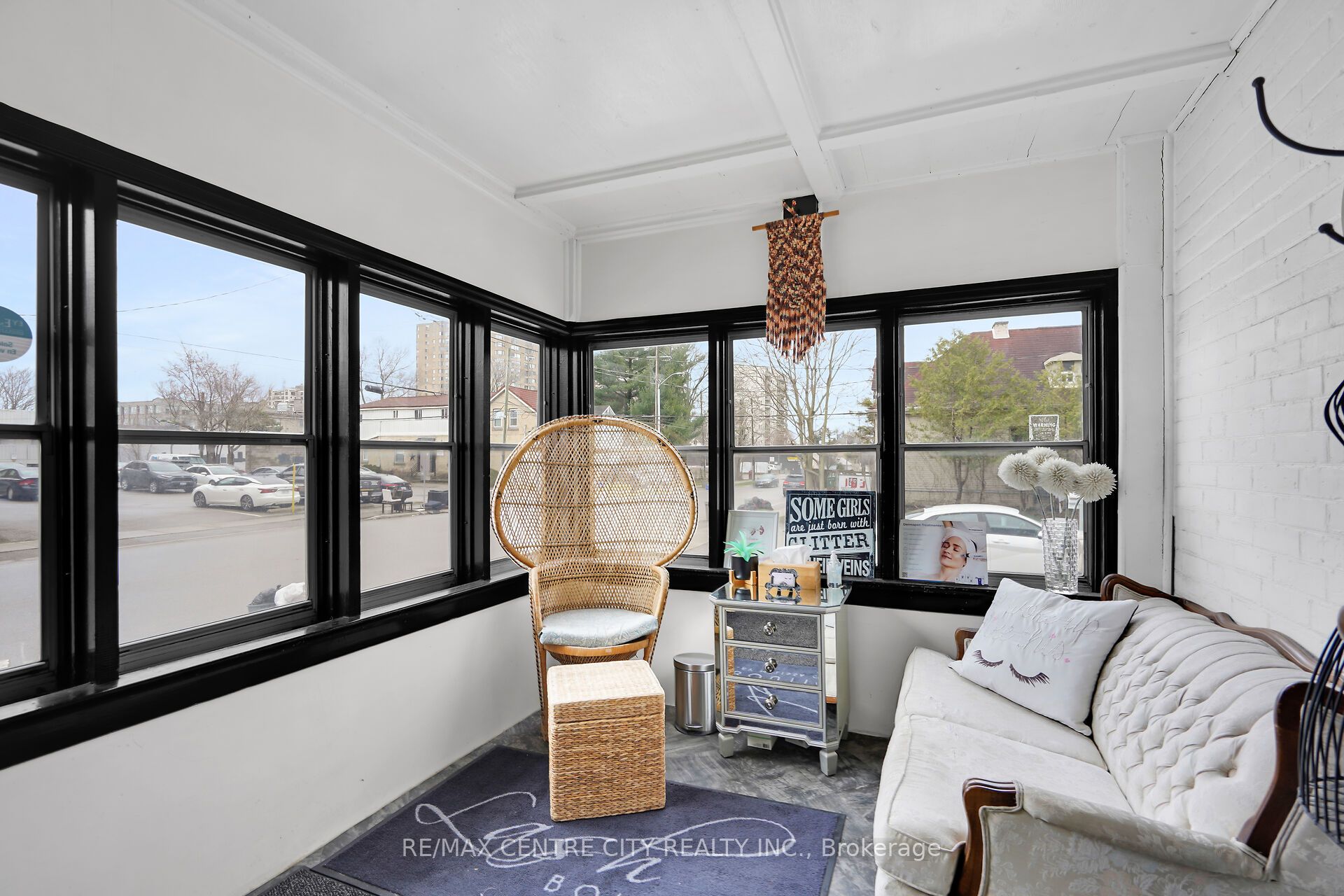 165 Oxford Street Property Photo 16