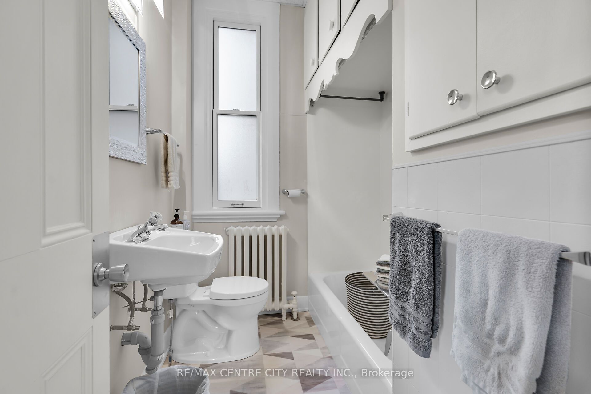 165 Oxford Street Property Photo 20