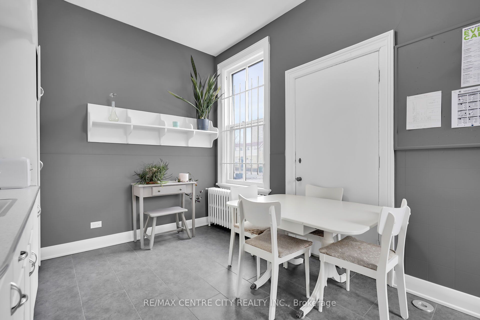 165 Oxford Street Property Photo 22