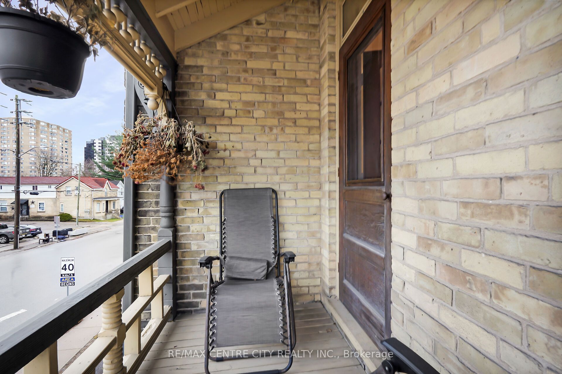 165 Oxford Street Property Photo 42