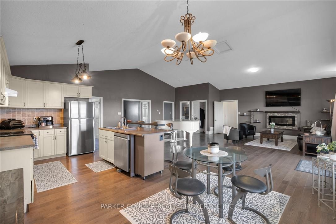 433143 4 Line Property Photo 34