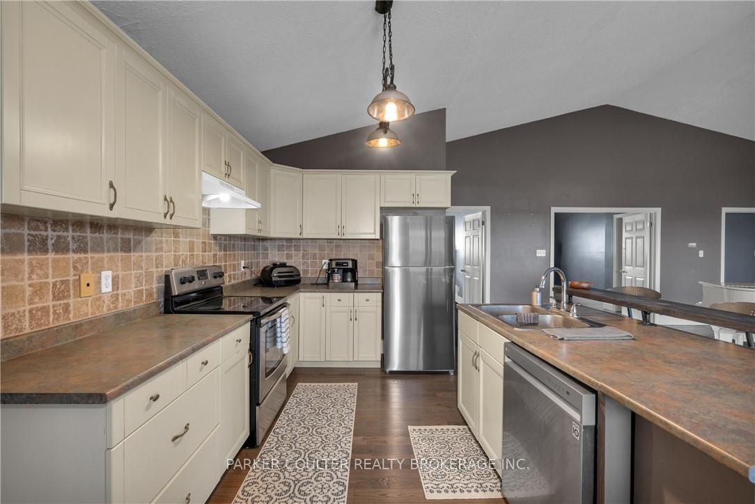 433143 4 Line Property Photo 35