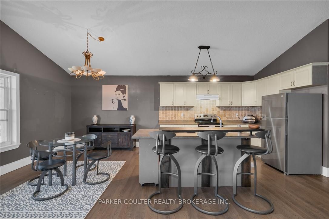 433143 4 Line Property Photo 36