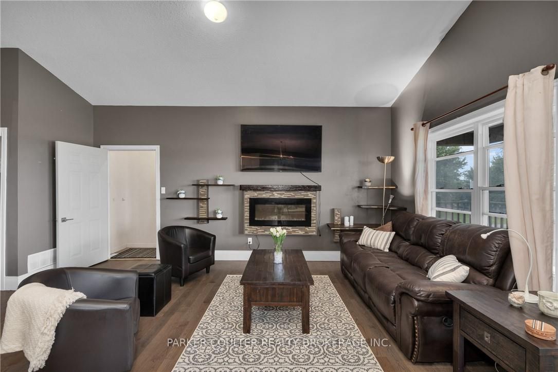 433143 4 Line Property Photo 37