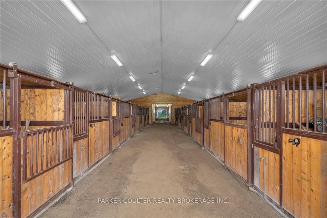 433143 4 Line Property Photo 44