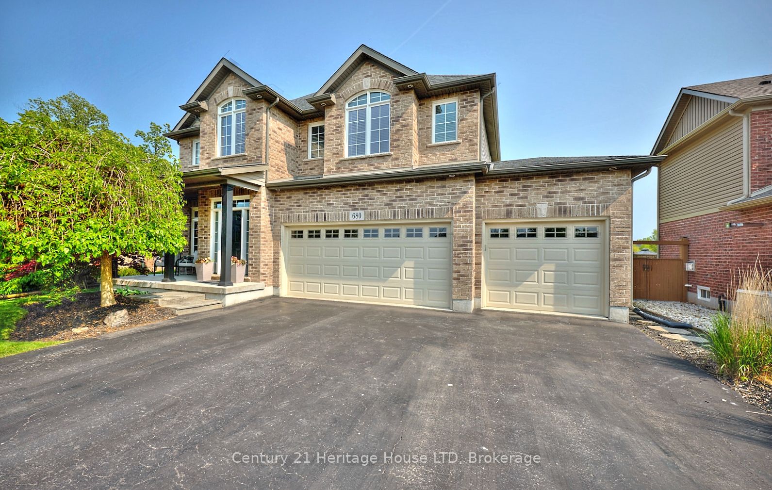 680 Brian Street Property Photo 2